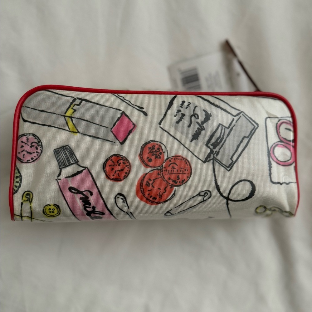 Kate Spade Cosmetic Case - Picture 4 of 5